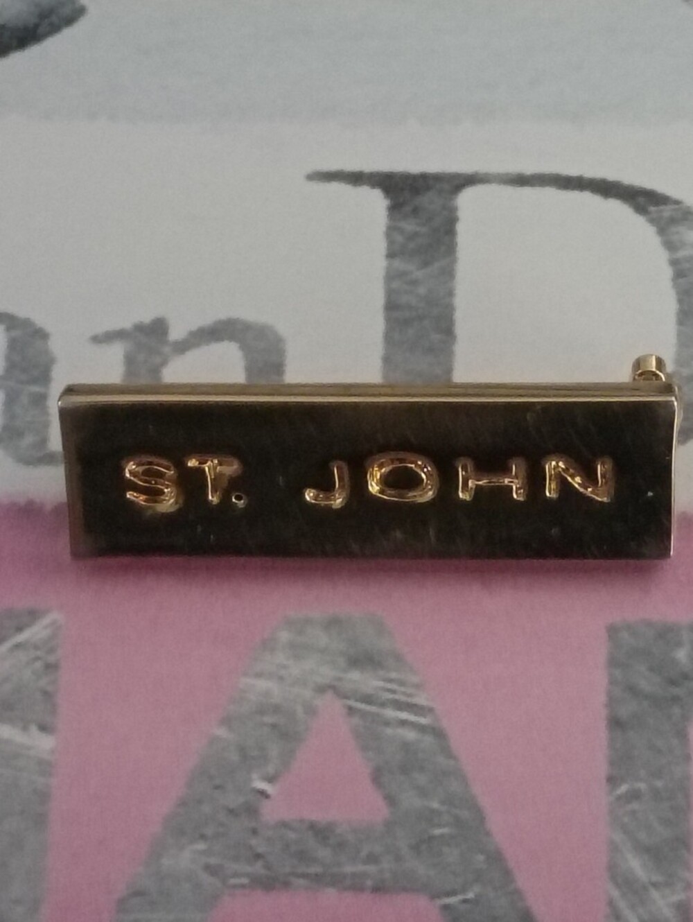 ❤️St JOHN Couture Gold Tone LOGO Brooch Pin
